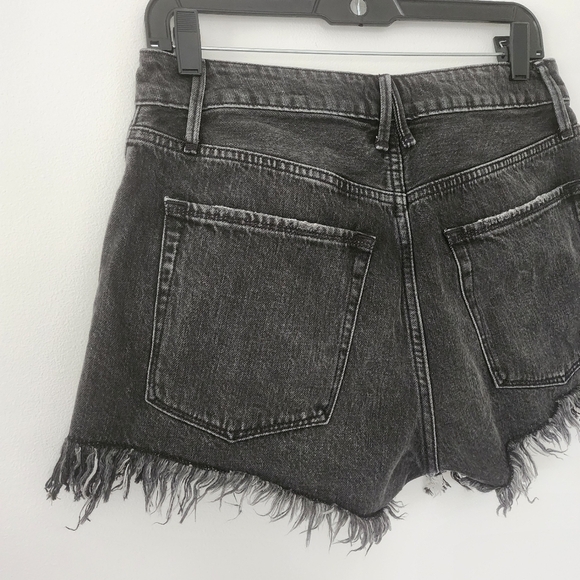 Good American Good 90"s shorts High-rise fray hem Size 26 - Picture 10 of 12